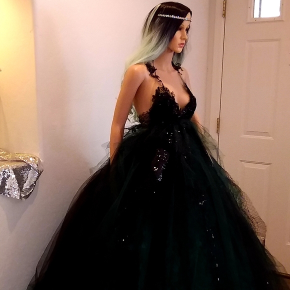 SAMPLE GOWN ONLY - ESPERANZA Goth Black & Green Wedding Ballgown Set - Picture 3 of 14